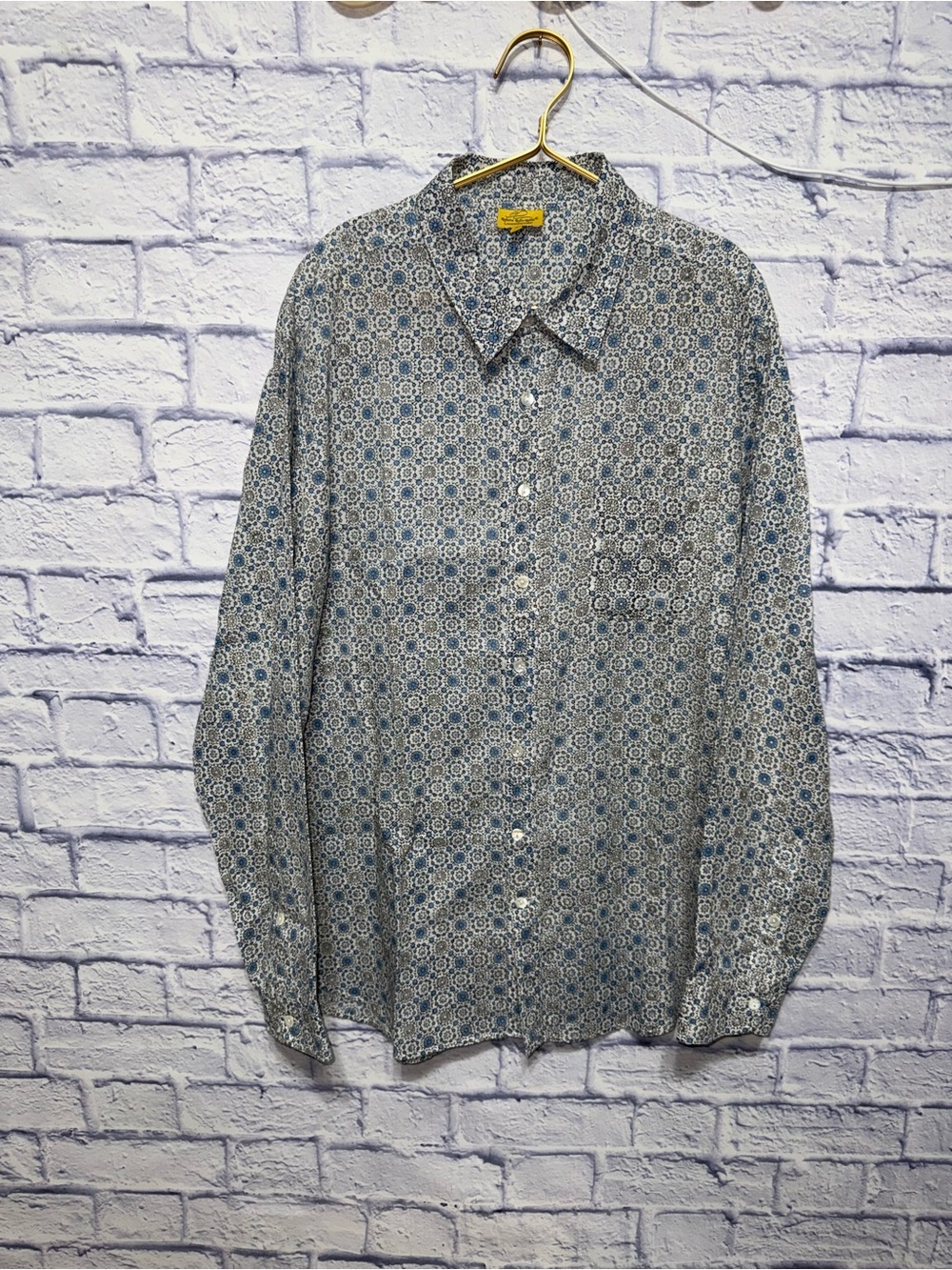 Roberta Roller Rabbit Men’s Long Sleeve Button-Down Shirt Blue Gray Medallion